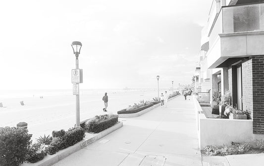 Day Walking - Manhattan Beach Strand Photos