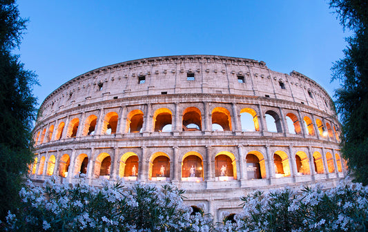 Roma Invicta - Photos of the Roman Colosseum